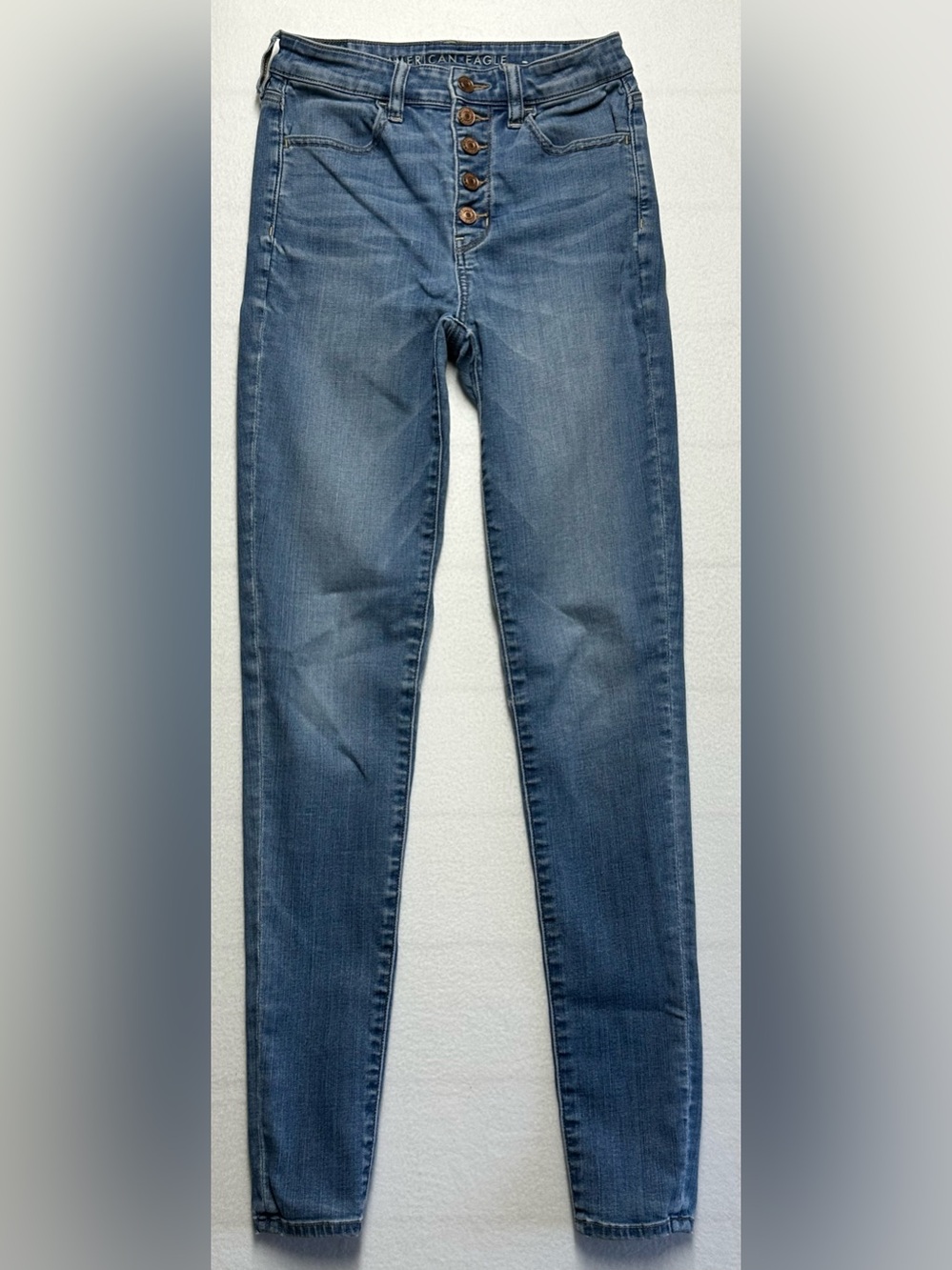 American Eagle Button‑Fly Jeans • Women’s Size 4 X‑Long • Medium Wash Stretch